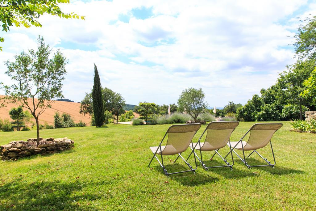 Bed and Breakfast Au Mas Des Calmettes Parisot  Exteriér fotografie